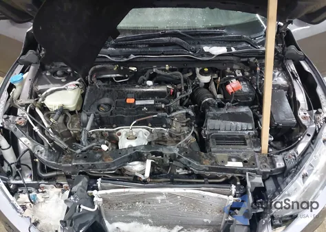 2018 Honda Civic Lx from USA, damaged, VIN 19XFC2E55JE034560